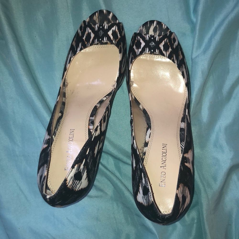 Heels - Picture 2 of 2